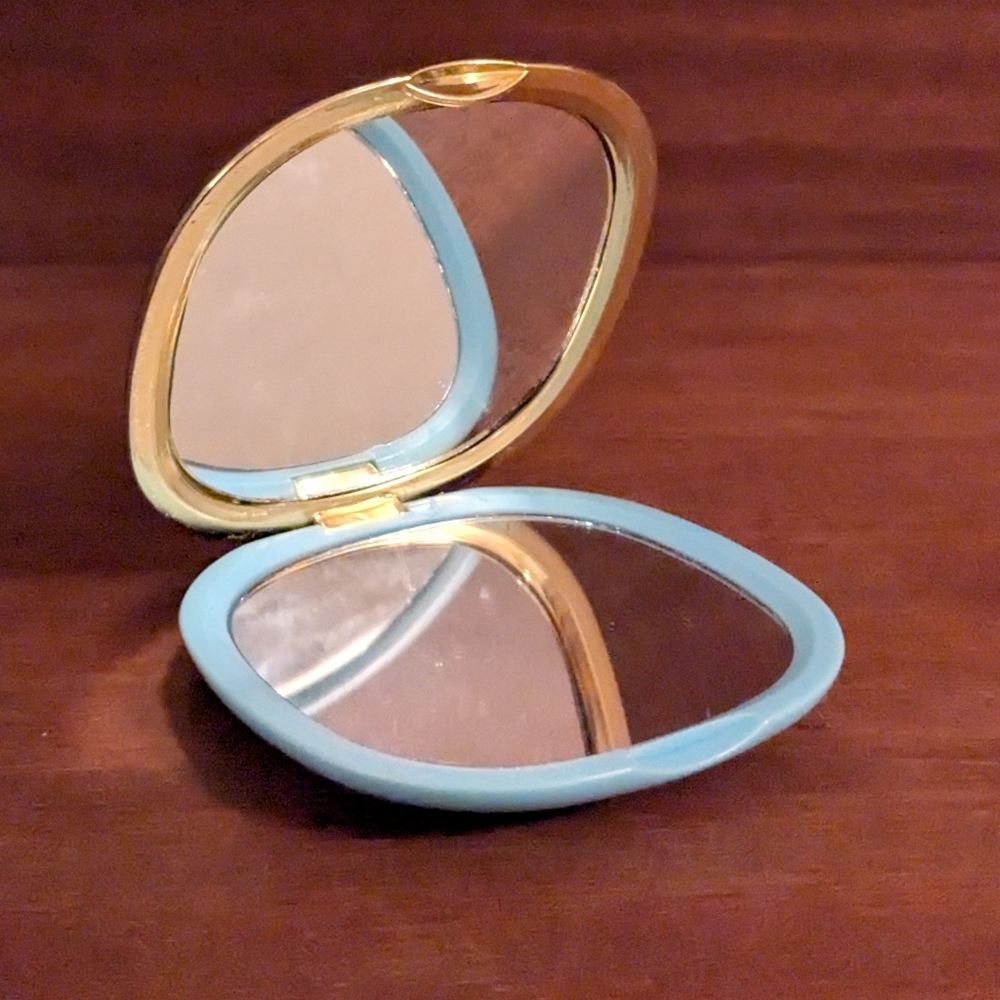 Vintage Look Mirror Compact - Picture 3 of 7